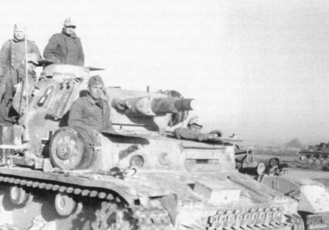 Un Panzer IV de la 15ª Panzer Division en las proximidades de El Alamein. Octubre de 1942