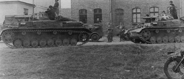 Dos Panzer IV Ausf A en una población de Polonia occidental. Septiembre de 1939