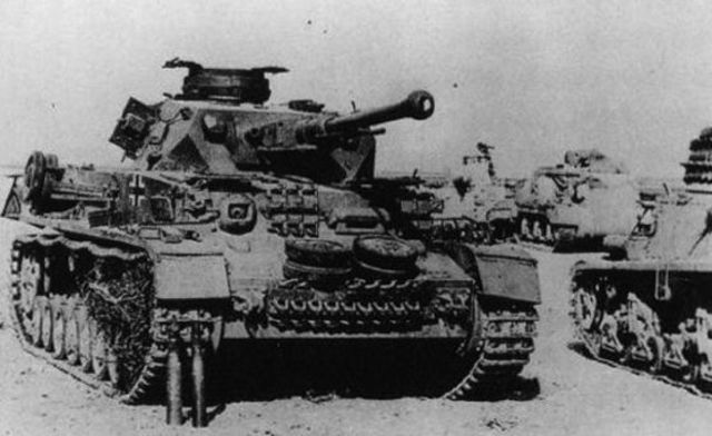 Este Panzer IV F2 fue capturado con pocos daños por tropas británicas durante la Segunda Batalla de El Alamein. Octubre de 1942