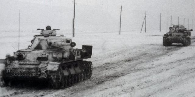 Panzers IV Ausf G del Panzer Regiment Grossdeutschland durante los combates por Kharkov. Marzo de 1943