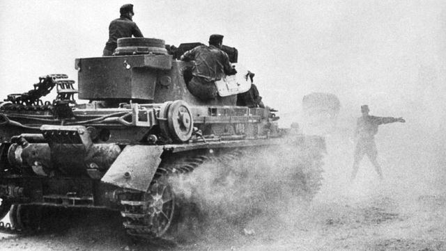 Panzer IV Ausf D del Afrikakorps en el desierto de Libia. Primavera de 1941