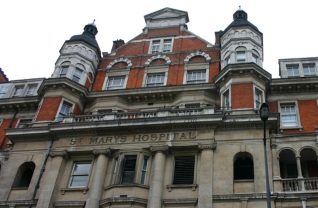 El Hospital St.Mary, en cuyos sótanos que fungían como laboratorios, Fleming realizó su famoso descubrimiento