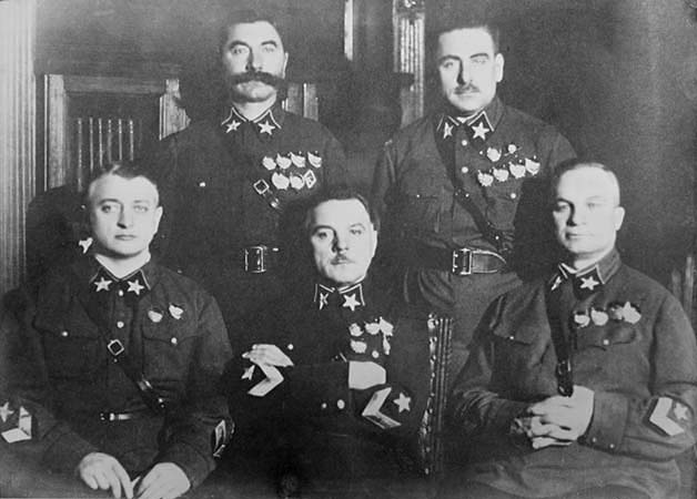 Los primeros cinco mariscales, de izquierda a derecha, Tukhachevsky, Voroshilov, Egorov, Budyonny y Blyukher