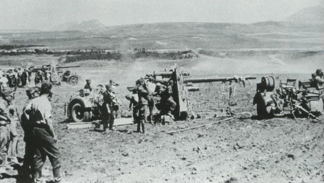 Un par de 88 mm desplegados en el Cáucaso durante la Operación Azul. Verano de 1942
